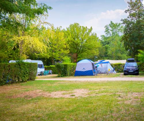 Emplacement de camping proche du Futuroscope