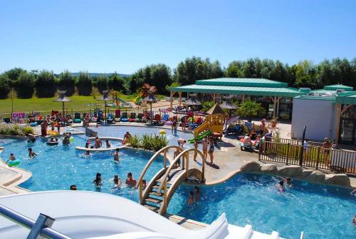 hebergement_cure_la_roche_posay_espace_aquatique hebergement_cure_la_roche_posay_espace_aquatique