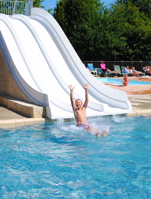 home_en_waterpark_slide