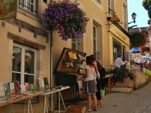 towns villages montmorillon towns-villages_montmorillon